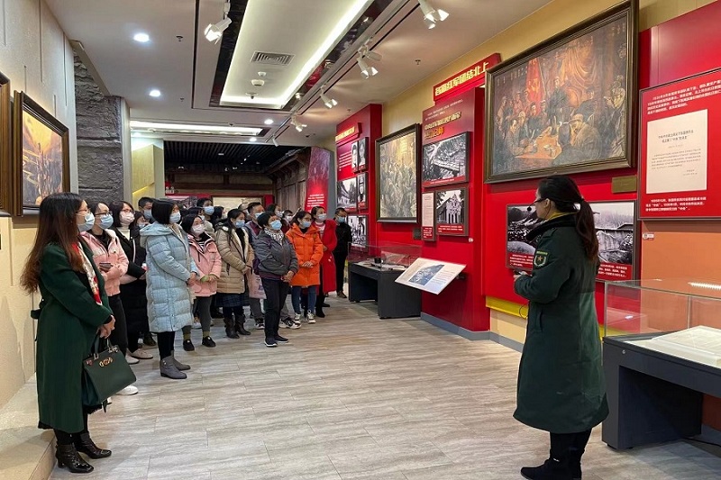 图二:纪念馆参观.jpg