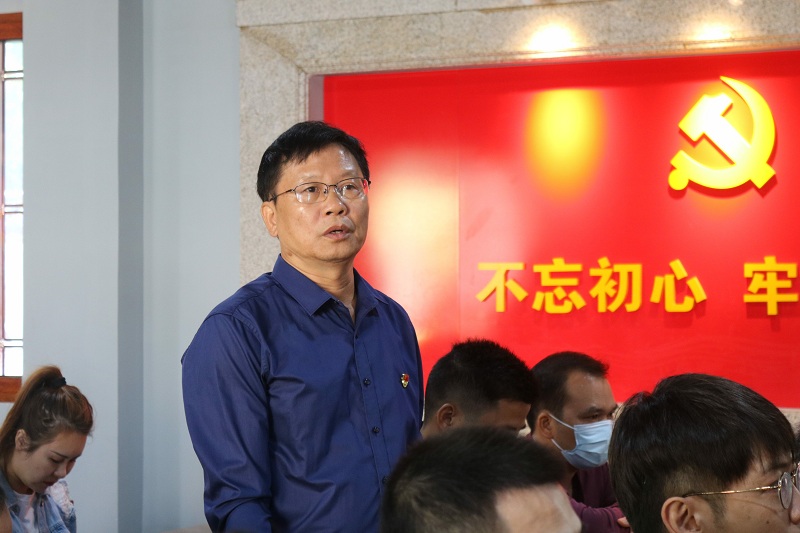 图二:学员代表发言.jpg