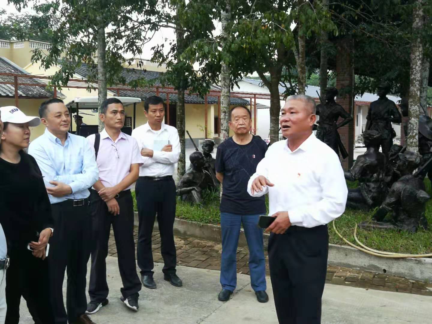 全国工商联第五联系调研组莅临公司退役军人就业创业基地调研指导工作.jpg 全国工商联第五联系调研组莅临公司退役军人就业创业基地调研指导工作.jpg