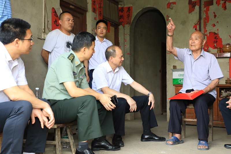 周长青率调研组到桂林市调研5.jpg