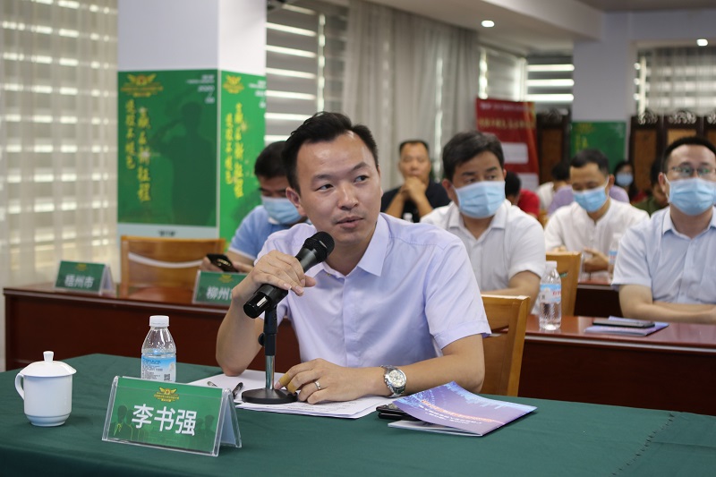 评委点评 (2).jpg